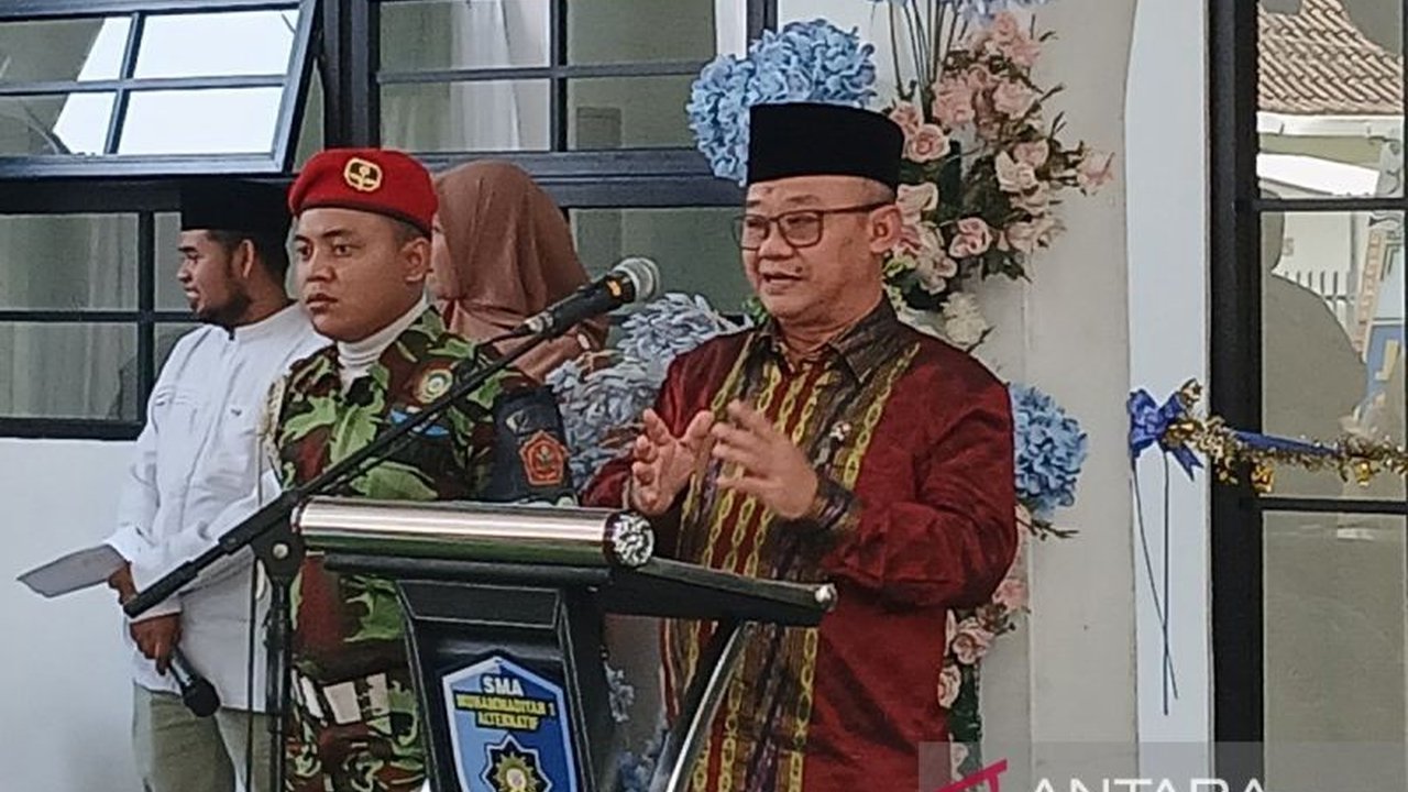 Mendikbudristek, Abdul Mu'ti, meresmikan Klinik Pratama KH. Ahmad Dahlan di Magelang sebagai upaya meningkatkan layanan kesehatan dan mencegah stunting, mendukung tumbuh kembang generasi sehat Indonesia.