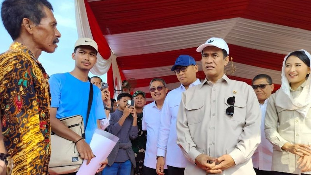 Menteri Pertanian memastikan harga pembelian gabah petani tetap Rp6.500 per kg, Bulog menargetkan penyerapan 3 juta ton gabah hingga April 2025 untuk menjaga stabilitas harga dan kesejahteraan petani.