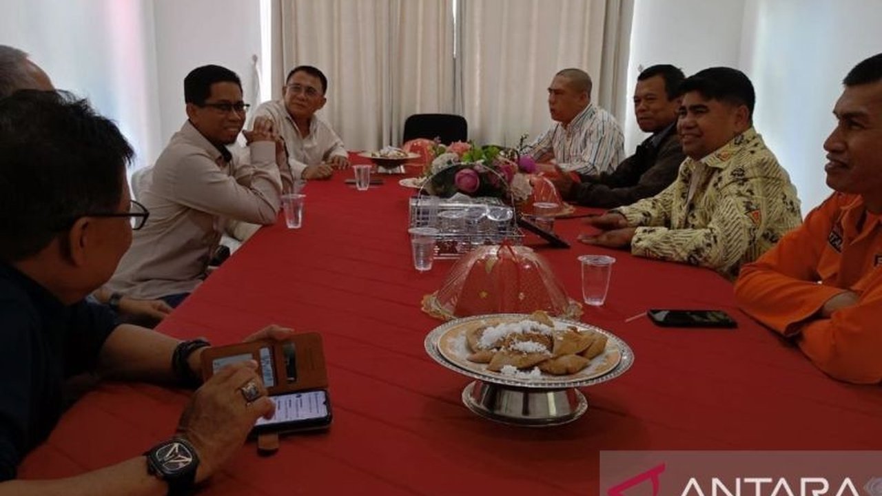 Pemerintah Kabupaten Maros telah menyiapkan anggaran Rp35 miliar untuk membayar Tunjangan Hari Raya (THR) bagi 6.833 PNS dan PPPK, menunggu juknis dari pemerintah pusat.