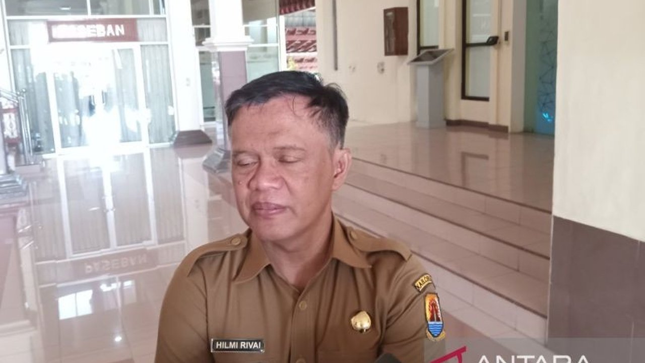 Pemerintah Kabupaten Cirebon telah menyiapkan anggaran Rp43 miliar untuk gaji 1.737 PPPK yang telah lulus seleksi, namun terkendala proses pengangkatan dari pemerintah pusat.