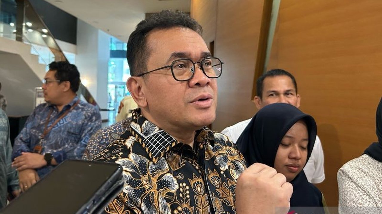 Kementerian Perdagangan akan mengevaluasi kebijakan Minyakita secara menyeluruh setelah Lebaran 2025, termasuk menyelidiki kecurangan distributor dan repackers.