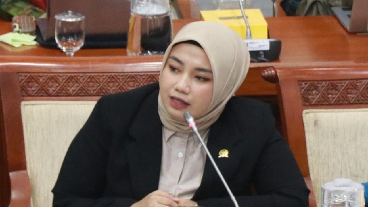 Anggota Komisi I DPR, Trinovi Khairani, mendorong penguatan regulasi perlindungan anak di ruang digital untuk mencegah eksploitasi dan dampak negatif teknologi.
