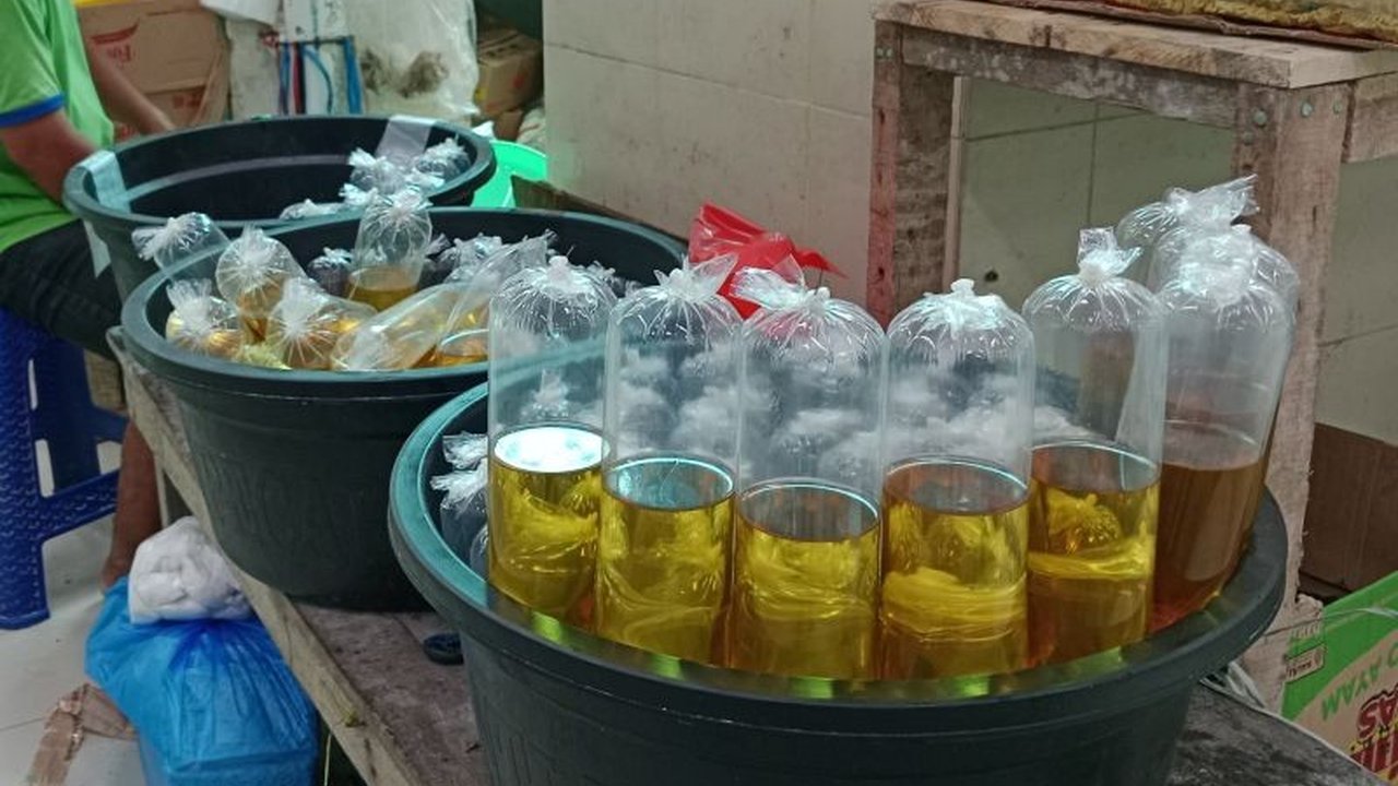 Disperindag Lombok Tengah mengimbau masyarakat lebih teliti membeli minyak goreng, khususnya Minyakita, setelah ditemukan produk yang takarannya kurang dari 1 liter.