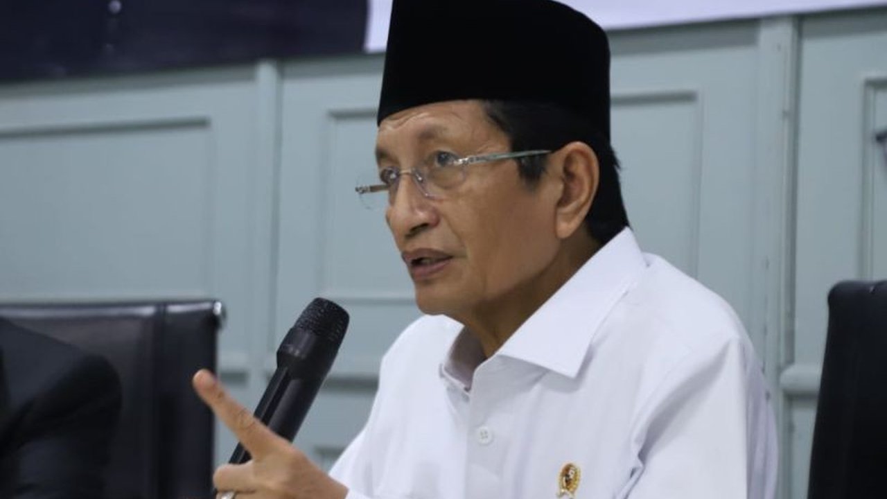 Kementerian Agama meluncurkan e-book manasik haji digital yang tidak hanya membahas aspek fikih, tetapi juga makna spiritual dan filosofis ibadah haji untuk membantu jamaah mencapai haji mabrur.