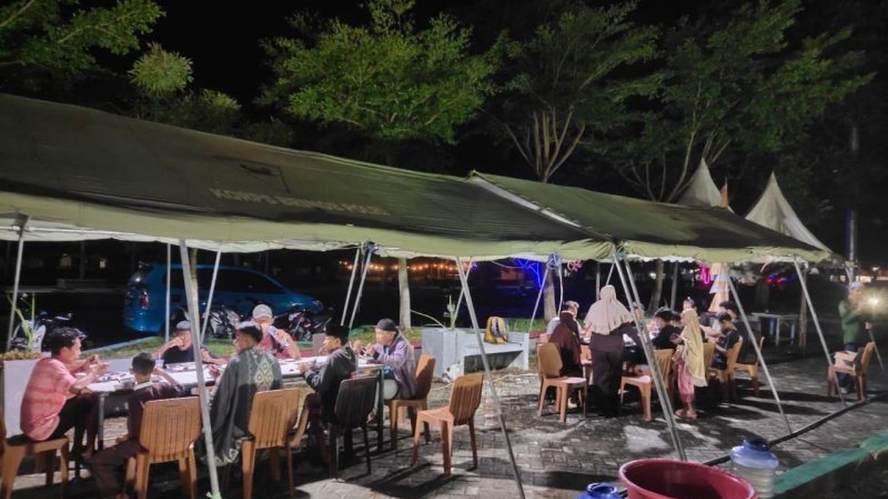 Satgas Madago Raya Bagikan 200 Paket Sahur Gratis di Palu, Wujud Sinergitas dan Kepedulian