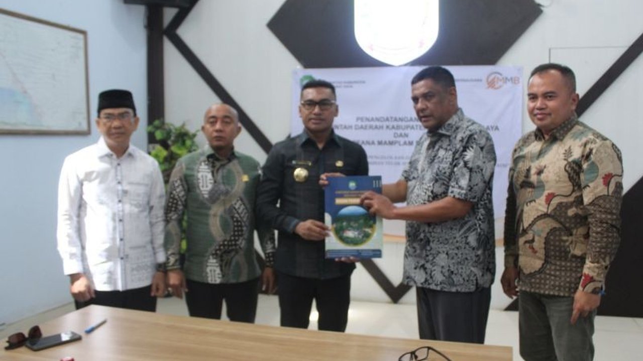 Pemerintah Kabupaten Aceh Barat Daya (Abdya) resmi menjalin kerjasama investasi dengan PT Mifana Mamplam Bersaudara untuk pembangunan pelabuhan Teluk Surin, proyek yang diharapkan akan mendorong perekonomian daerah.