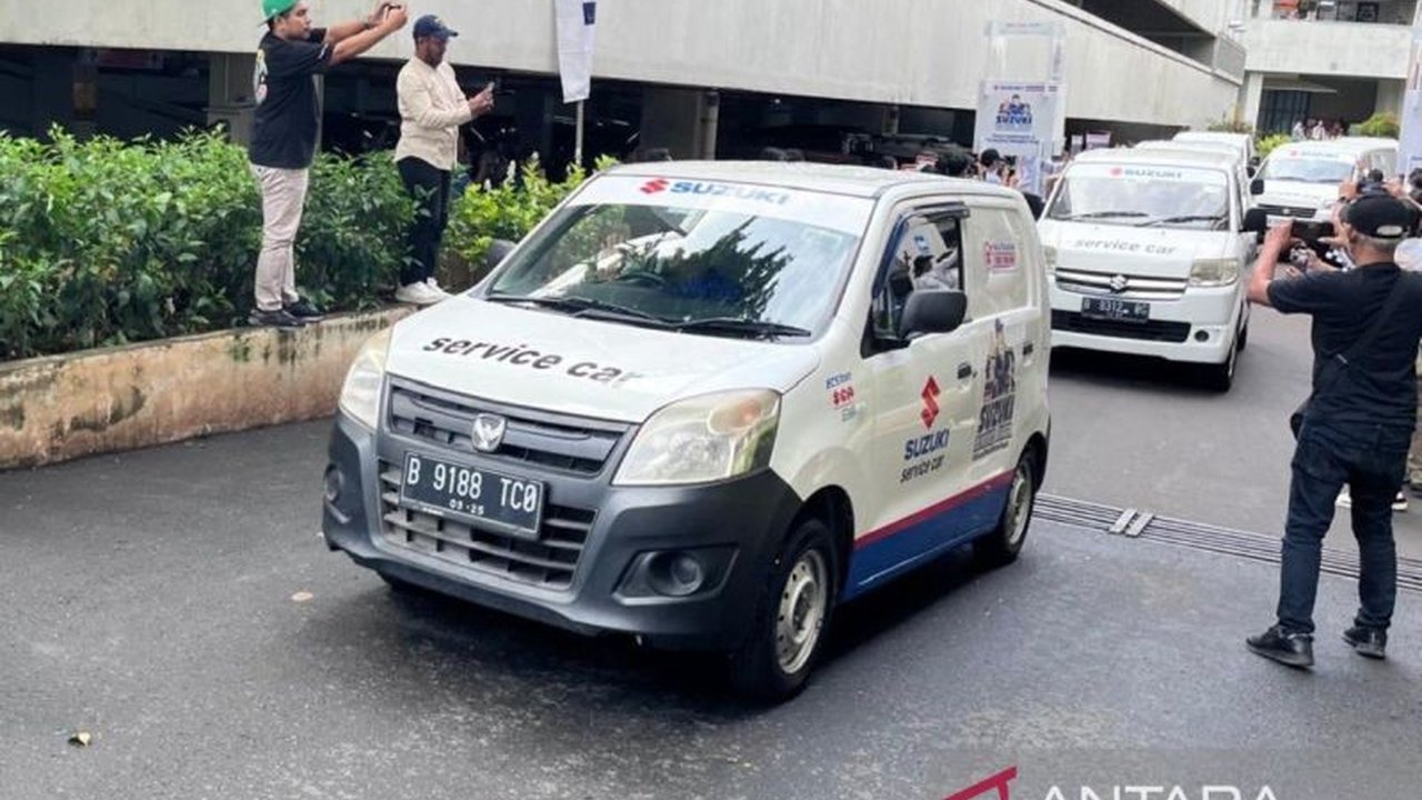 Suzuki menghadirkan 70 bengkel siaga di berbagai titik strategis Indonesia untuk memberikan layanan purna jual terbaik bagi para pemudik selama periode mudik Lebaran 2025.