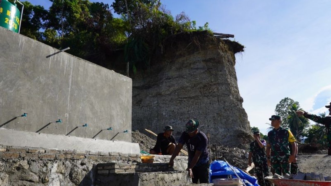 Tim Wasev Mabes TNI AD memuji program TMMD ke-123 Kodim 1311 Morowali yang selaras dengan program swasembada pangan nasional, ditandai dengan kebun anggur berbuah dan kolam ikan yang mendukung ketahanan pangan.