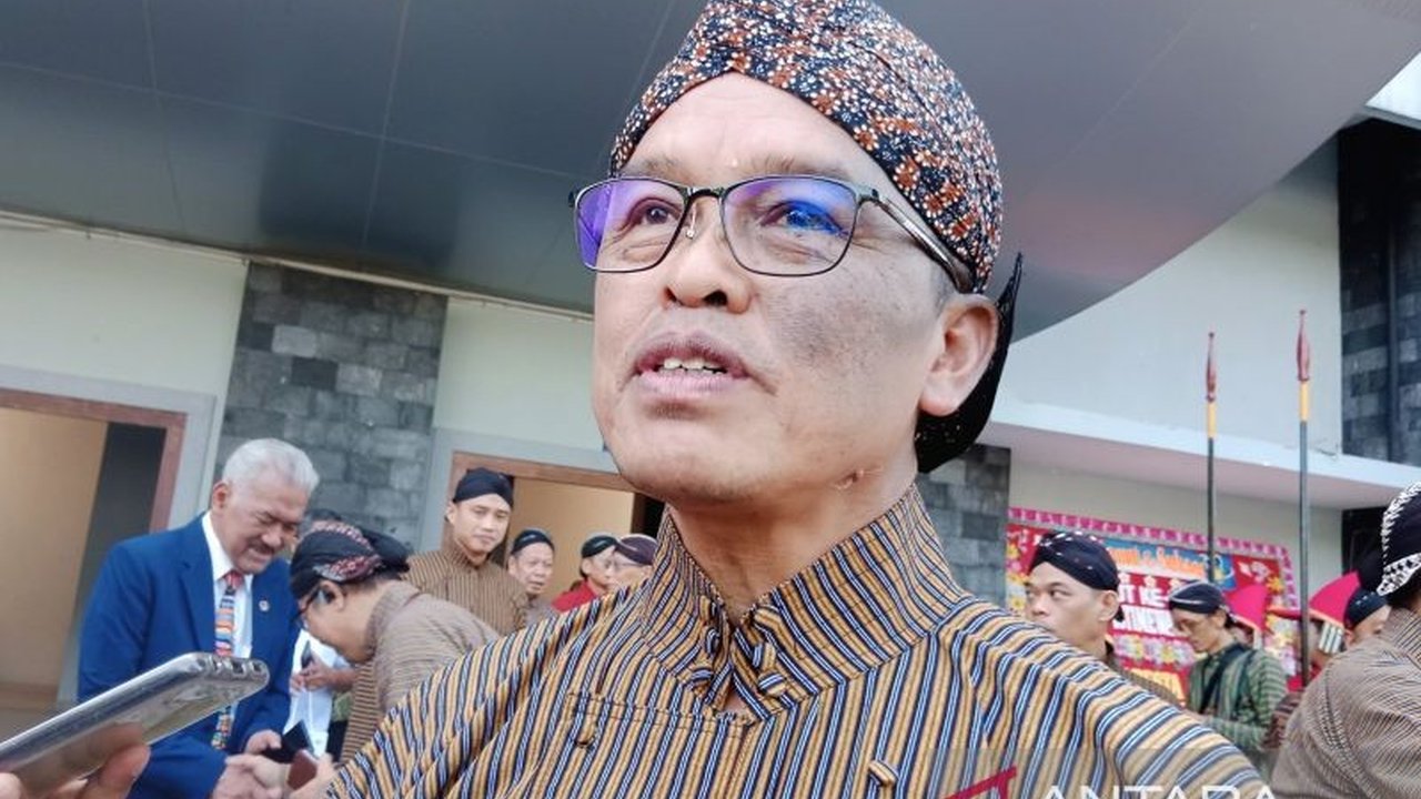 Tim Pengendalian Inflasi Daerah (TPID) DIY memastikan stok bahan pangan dan elpiji di Yogyakarta aman dan harga terkendali menjelang Lebaran 2025, sehingga inflasi dapat dikendalikan.