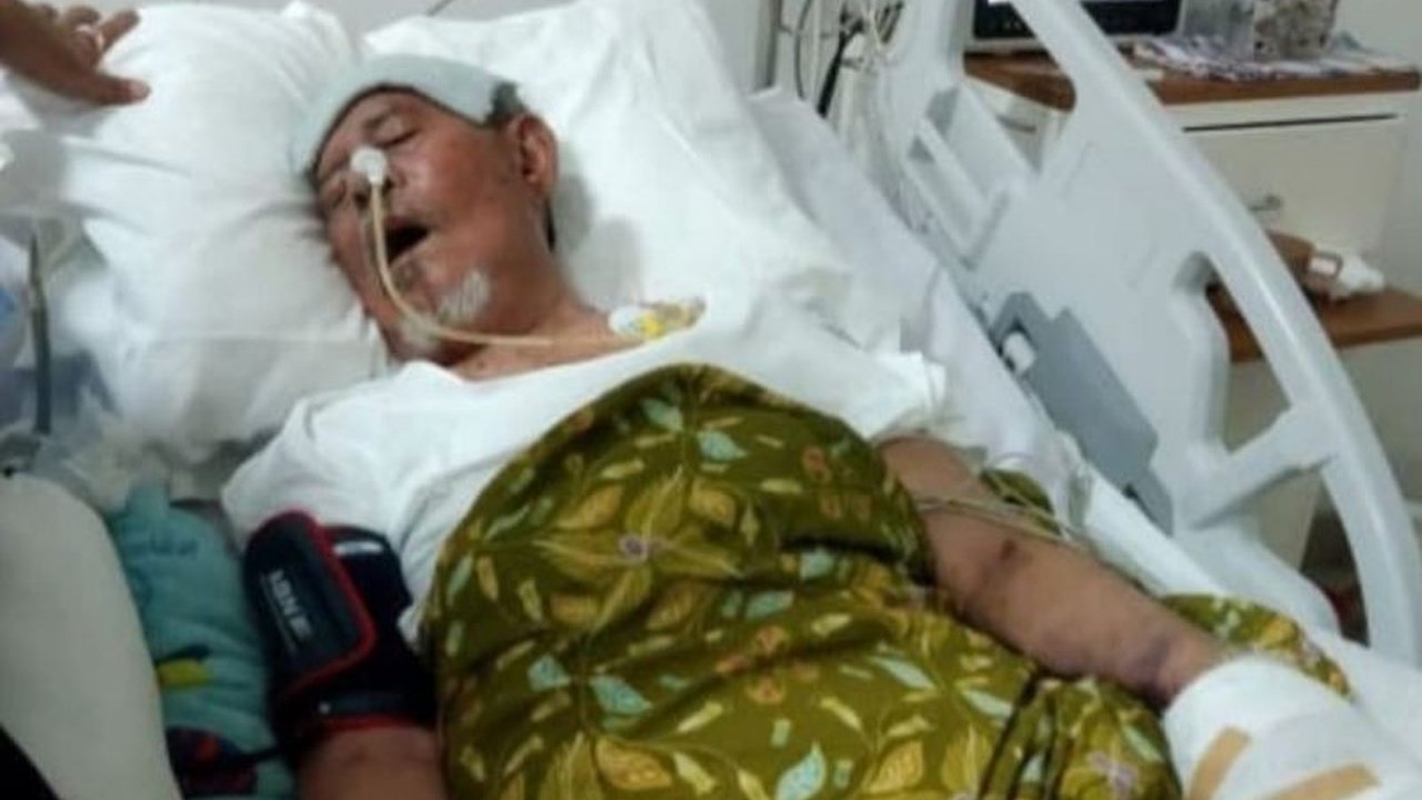 Mantan Gubernur Maluku Utara dua periode, KH. Abdul Gani Kasuba, meninggal dunia pada Jumat malam pukul 20.00 WITA di usia 74 tahun setelah menjalani perawatan intensif di RSUD Chasan Boisoirie Ternate.