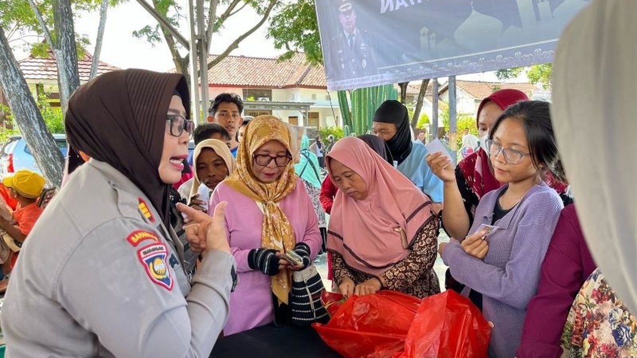Kepolisian Polres Lampung Selatan menggelar pasar murah sembako untuk membantu masyarakat menghadapi Ramadhan 2025, menekan inflasi, dan meningkatkan daya beli.