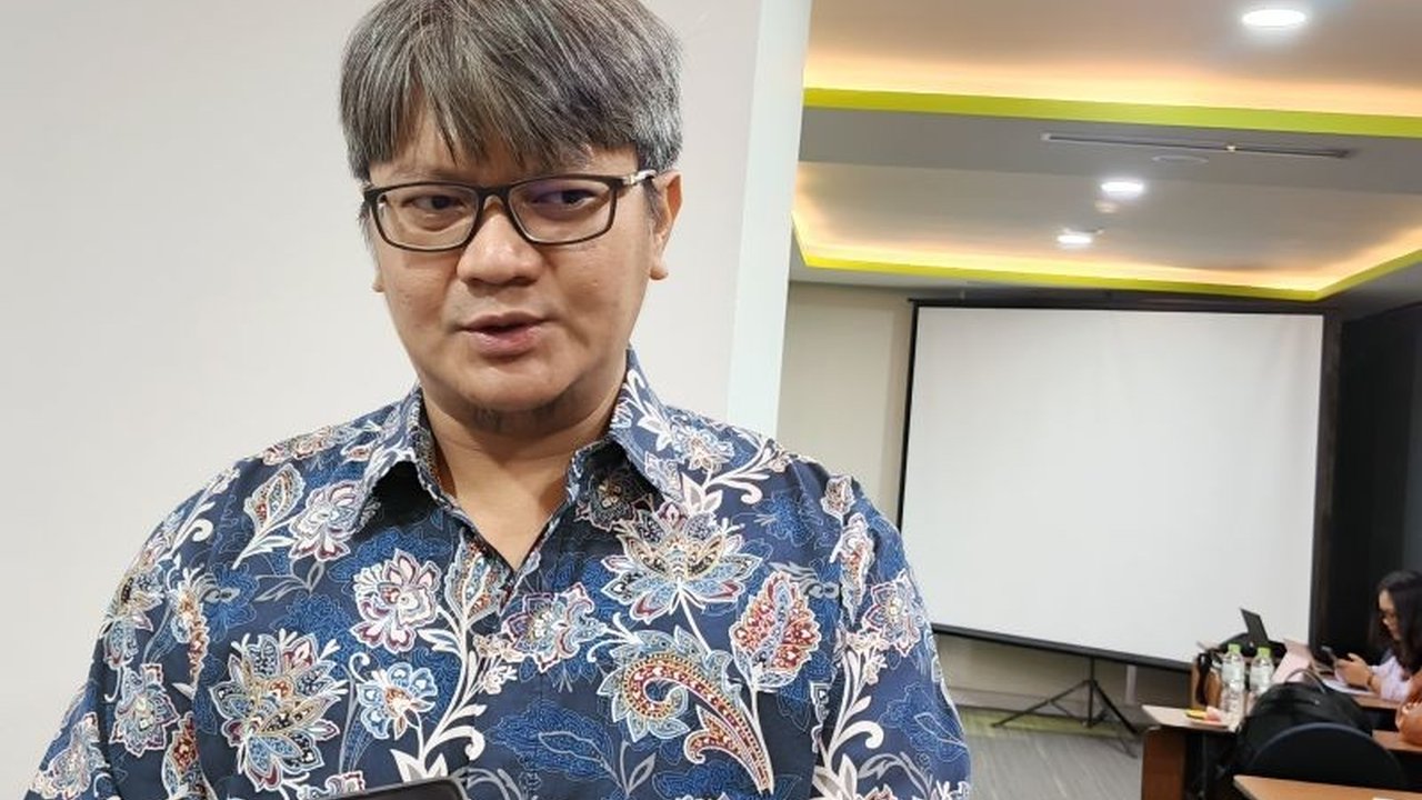 Peneliti Indef mengungkapkan Indonesia membutuhkan tambahan dana Rp1.000 triliun per tahun untuk mencapai pertumbuhan ekonomi 8 persen, dengan fokus penguatan sektor jasa dan industri.