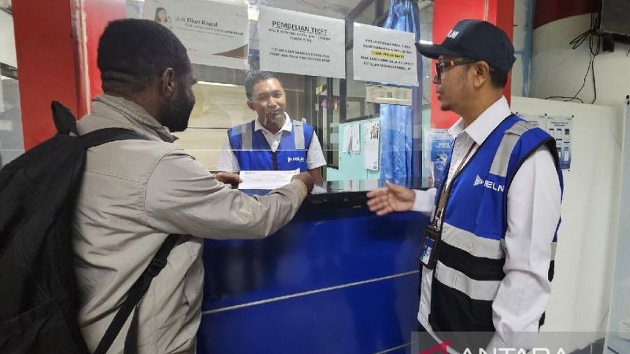 PT Pelni Jayapura menyiapkan 8 armada kapal untuk melayani penumpang mudik Lebaran 2025 di Jayapura, Papua, dengan prediksi lonjakan penjualan tiket setelah pembayaran THR.