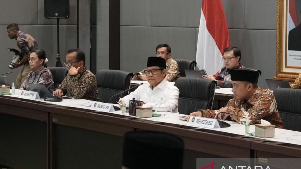 Menko PMK Muhaimin Iskandar tekankan pentingnya sinergi antar kementerian dan lembaga dalam percepatan pengentasan kemiskinan ekstrem di Indonesia, dengan memanfaatkan Data Tunggal Sosial Ekonomi Nasional (DTSEN).