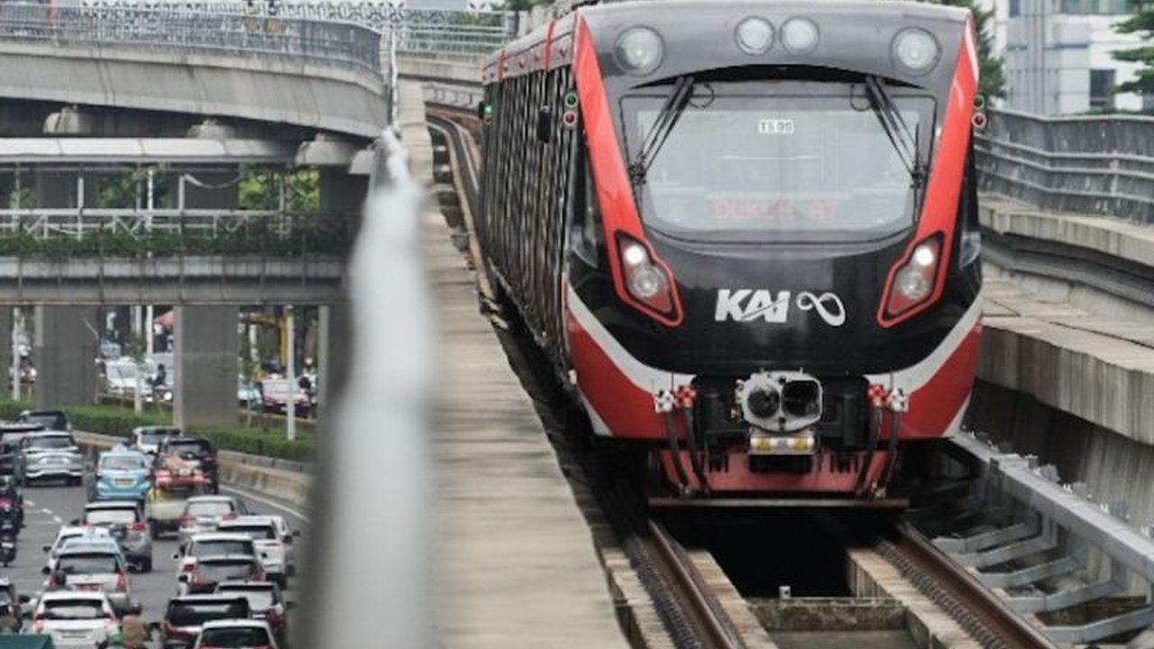 LRT Jabodebek telah mengangkut lebih dari 30 juta penumpang sejak beroperasi, memberikan dampak positif pada ekonomi, lingkungan, dan aksesibilitas masyarakat Jabodebek.