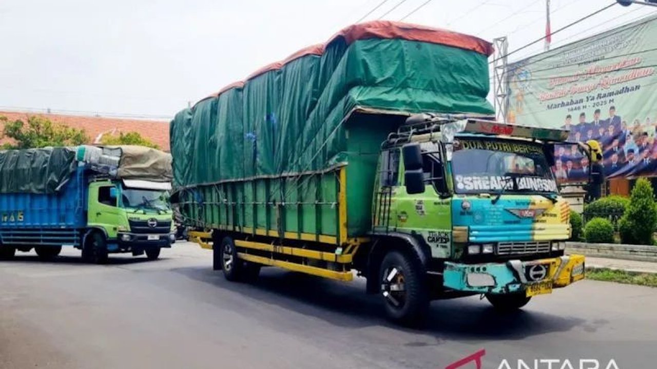 Kementerian Perhubungan menerbitkan SKB untuk mengatur operasional angkutan barang selama mudik Lebaran 2025 guna memastikan kelancaran dan keselamatan perjalanan.