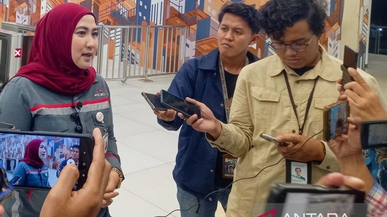 KCIC memprediksi lonjakan penumpang Kereta Cepat Whoosh hingga 30 persen akan terjadi pada 3-5 April 2025, setelah periode Lebaran.