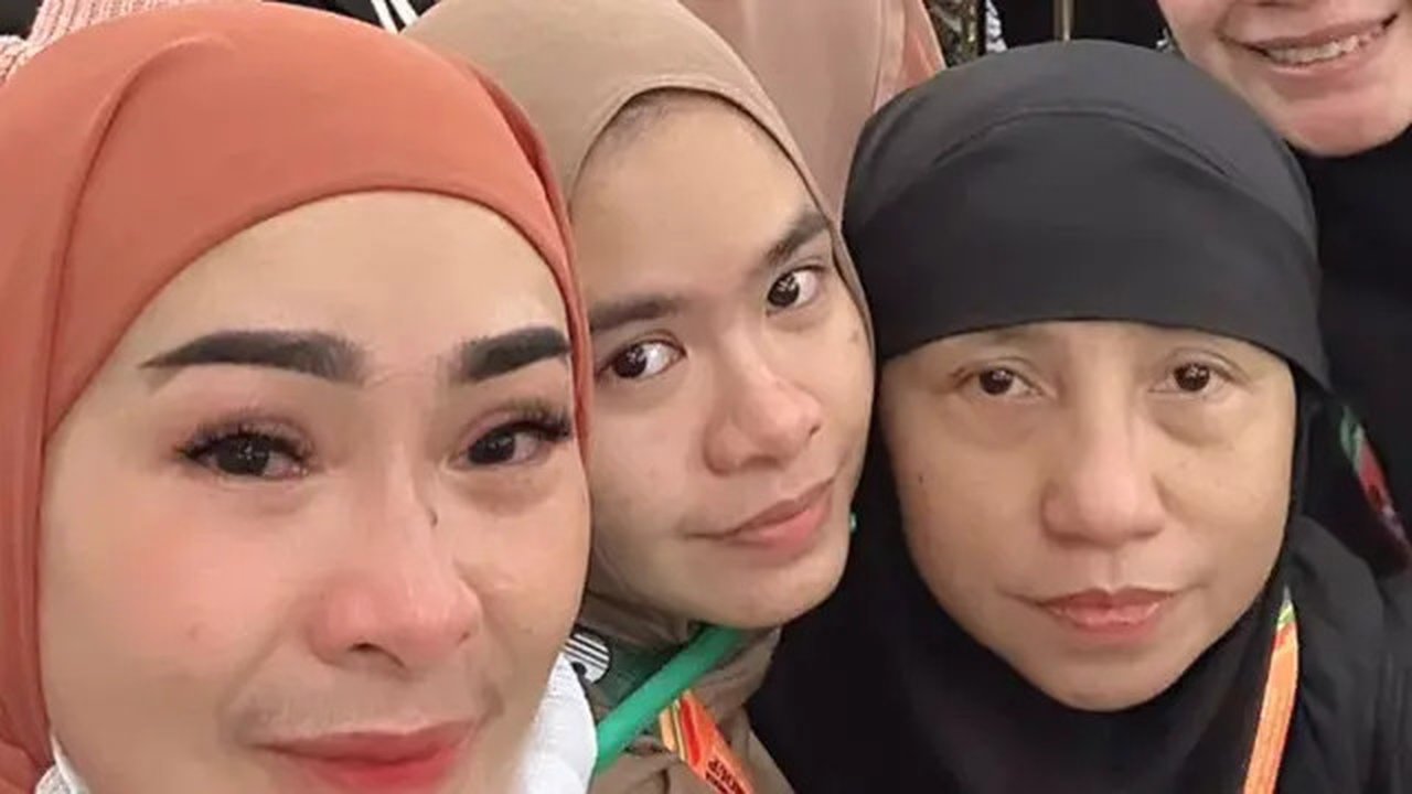 Iis Dahlia tunjukkan momen haru Bersama keluarga. (credit:instagram.com/isdadahlia)