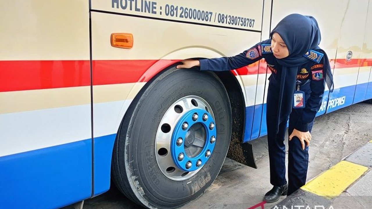 Pemprov DKI Jakarta menambah bus mudik gratis 2025, modifikasi cuaca untuk tekan hujan ekstrem, dan antisipasi pendatang baru pasca Lebaran, serta sambut baik QRIS Tap.
