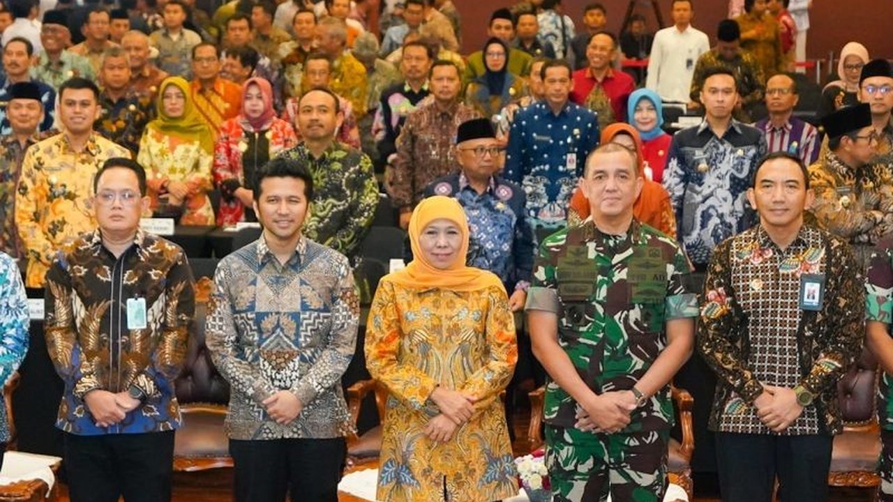 Gubernur Jatim bersama Forkopimda memastikan kelancaran arus mudik Lebaran 2025 dengan memperkuat sinergi lintas sektor, antisipasi cuaca ekstrem, dan pengamanan jalur mudik.