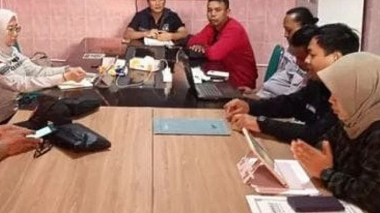 Bawaslu Magetan telah resmi mendaftarkan dua laporan dugaan pelanggaran pembagian sembako oleh pasangan calon nomor 03 menjelang PSU Pilkada Magetan 2025, dan akan berkoordinasi dengan Gakkumdu untuk langkah hukum selanjutnya.