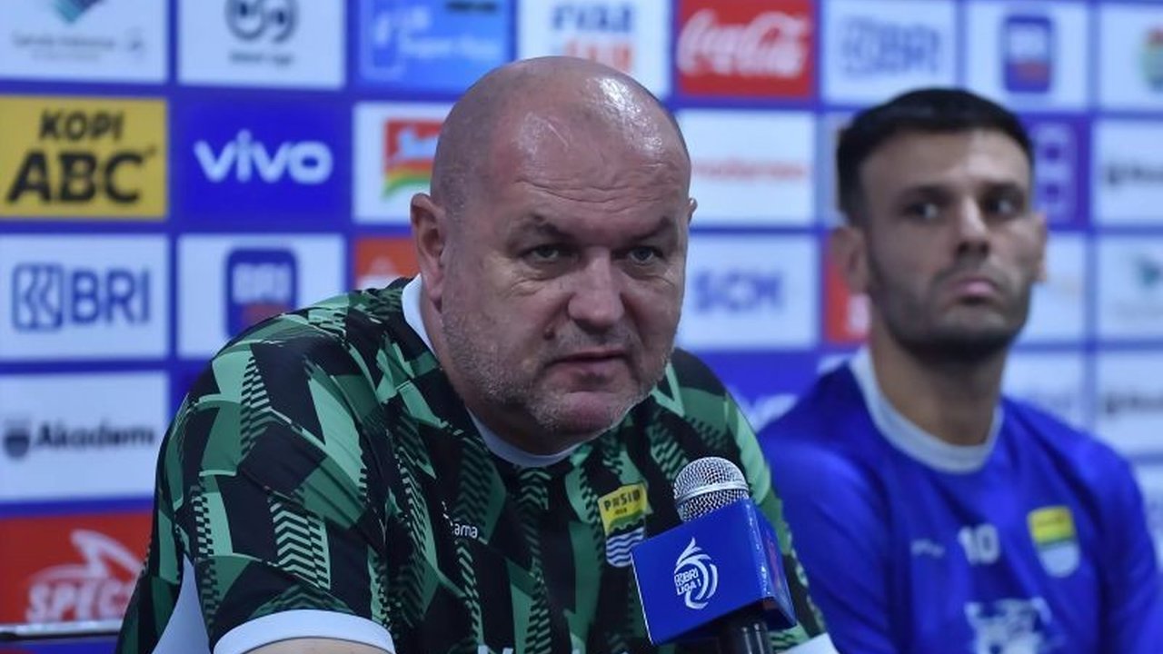 Persib Bandung mengincar kemenangan atas Persik Kediri di Stadion Gelora Bandung Lautan Api pada pekan ke-26 Liga 1, setelah sebelumnya menelan kekalahan dari Persebaya Surabaya.