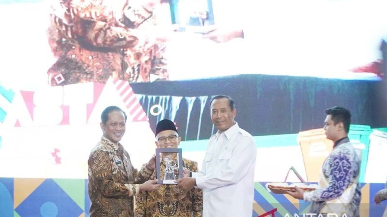 Kementerian Lingkungan Hidup dan tiga kementerian lain berkolaborasi untuk menciptakan kampus dan sekolah bebas sampah di Indonesia, dengan fokus mengurangi sampah yang mencapai 56,63 juta ton per tahun.