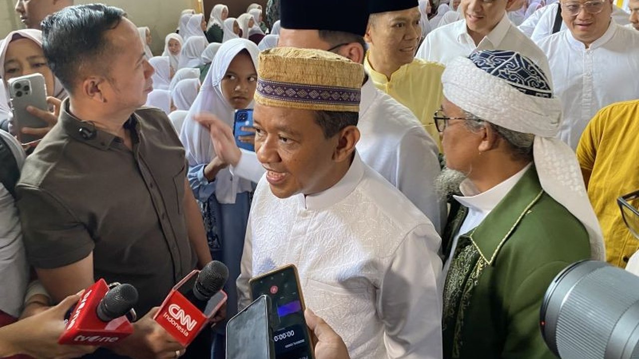 Menteri ESDM Bahlil Lahadalia akan meminta petunjuk Presiden Jokowi terkait rencana pemberian izin pengelolaan tambang kepada pesantren, menyusul pemberian izin serupa kepada organisasi kemasyarakatan keagamaan.