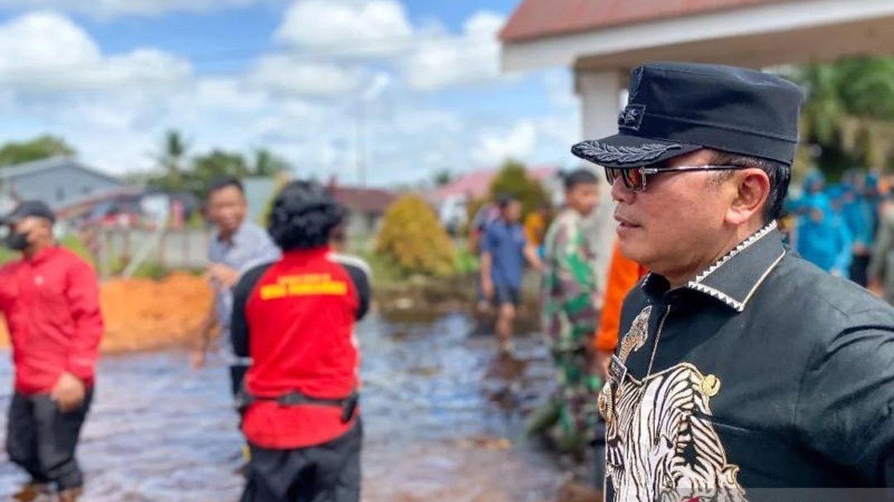 Pemerintah Kabupaten Kubu Raya menyalurkan 1.500 paket sembako kepada warga Sungai Ambawang yang terdampak banjir, sebagai upaya memenuhi kebutuhan dasar masyarakat pascabencana.