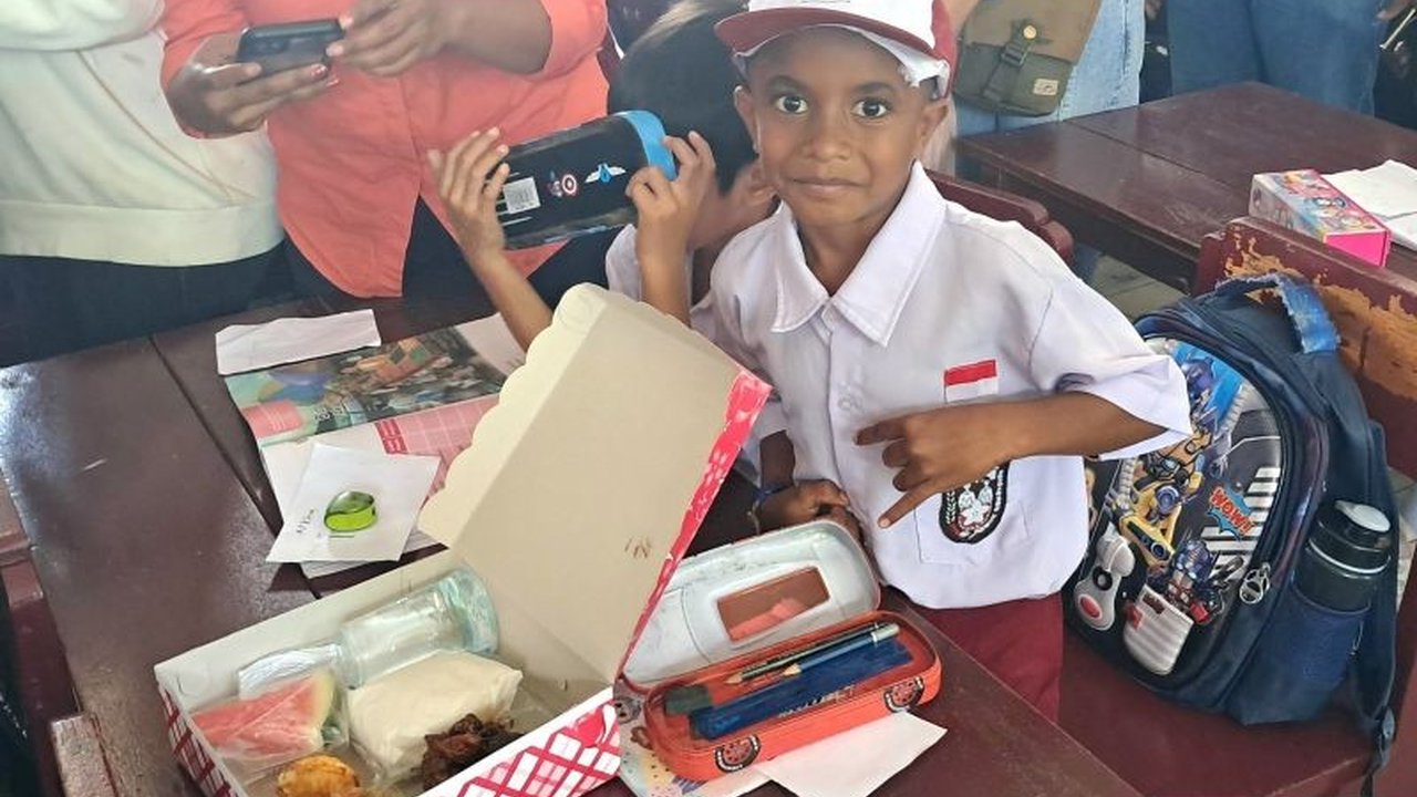Program Makan Bergizi Gratis di Papua menuai pro-kontra, dengan tantangan implementasi dan pentingnya pemberdayaan masyarakat lokal untuk keberhasilannya.