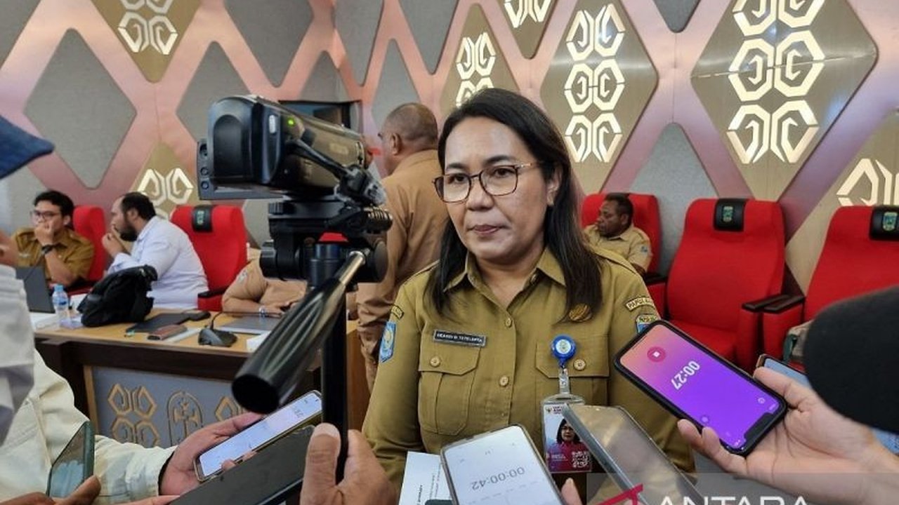 Pemerintah Provinsi Papua Barat optimistis mampu menurunkan angka kemiskinan hingga 1 persen setiap tahunnya melalui kolaborasi antar perangkat daerah dan program percepatan yang tepat sasaran.