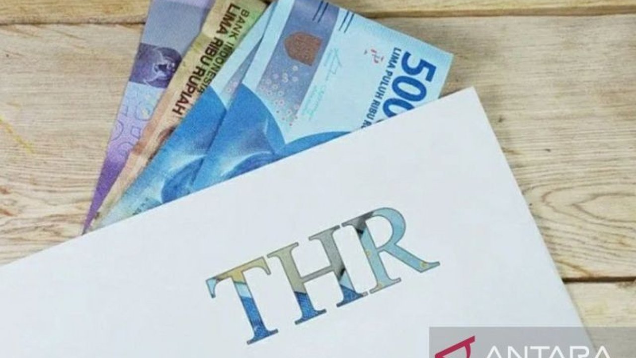 Kesbangpol Karawang melarang Ormas/LSM meminta THR ke perusahaan karena tidak sesuai UU No.17 Tahun 2013 tentang Organisasi Kemasyarakatan dan berpotensi mengganggu iklim investasi.