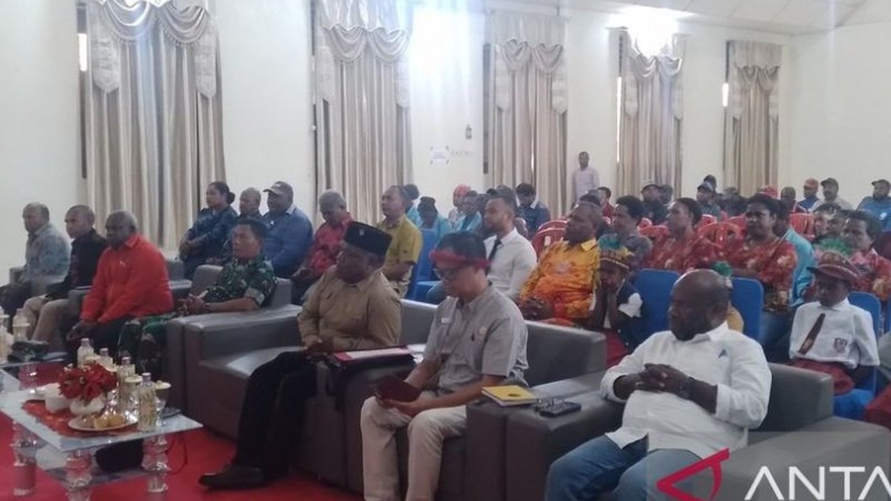 Yayasan Bantulah Usaha Pemberantasan Buta Huruf Indonesia (YBUPBHI) berupaya tekan angka buta aksara di Jayawijaya, Papua Pegunungan, dengan metode belajar sederhana yang fokus pada huruf vokal.