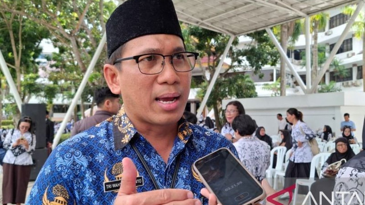 Pemerintah Kota Batam mengalokasikan anggaran untuk subsidi SPP sekolah swasta bagi siswa tidak mampu yang tidak diterima di sekolah negeri, dengan rincian Rp300.000 untuk SD dan Rp400.000 untuk SMP.