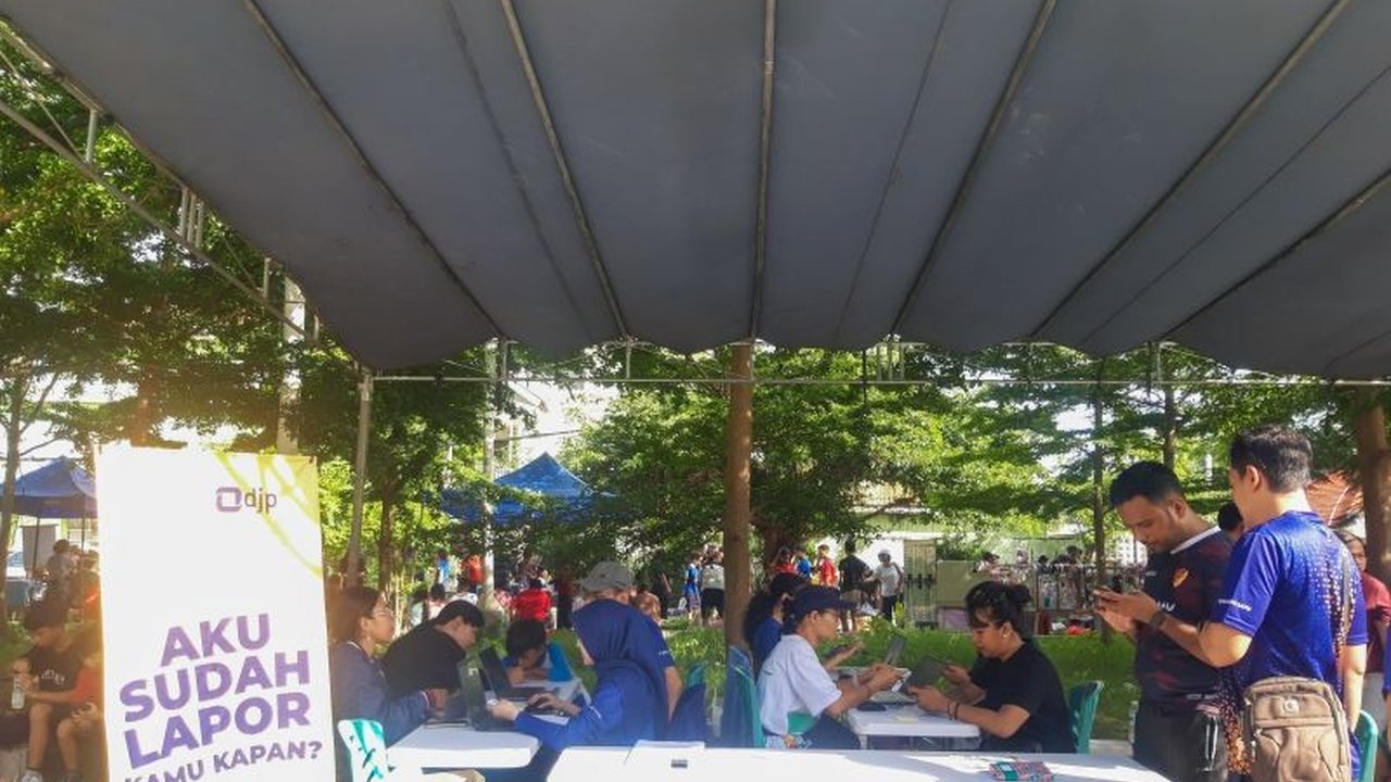 KPP Pratama Kupang memudahkan warga Kupang dengan layanan jemput bola pengisian SPT Tahunan di Car Free Day, antisipasi sebelum libur panjang.