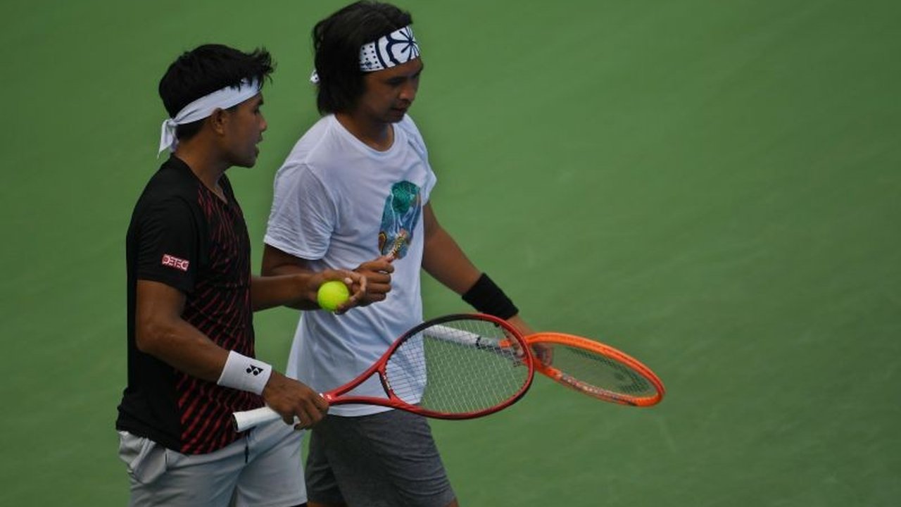 Christopher Rungkat dan Muhammad Rifqi Fitriadi raih gelar juara ganda pada turnamen tenis ITF M15 Nonthaburi di Thailand, menorehkan prestasi membanggakan bagi Indonesia.