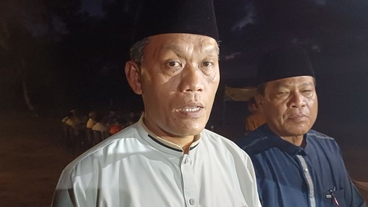 Kepala Kemenag Kepri, Zoztafia, menjelaskan pentingnya puasa Ramadhan sebagai benteng pertahanan spiritual melawan hawa nafsu di tengah budaya konsumerisme dan hedonisme modern.
