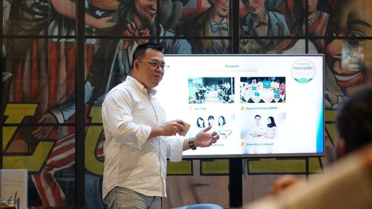 Global Infotech Solution (GIS) memberikan beasiswa kepada siswa SMK IT di Jakarta dan sekitarnya untuk mendukung pendidikan di bidang teknologi dan mewujudkan kota cerdas.