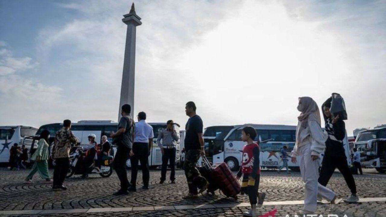 Dishub DKI Jakarta menyiapkan 2.846 bus AKAP dan 3 terminal bantuan untuk kelancaran angkutan Lebaran 2025, serta menambah kuota bus mudik gratis.