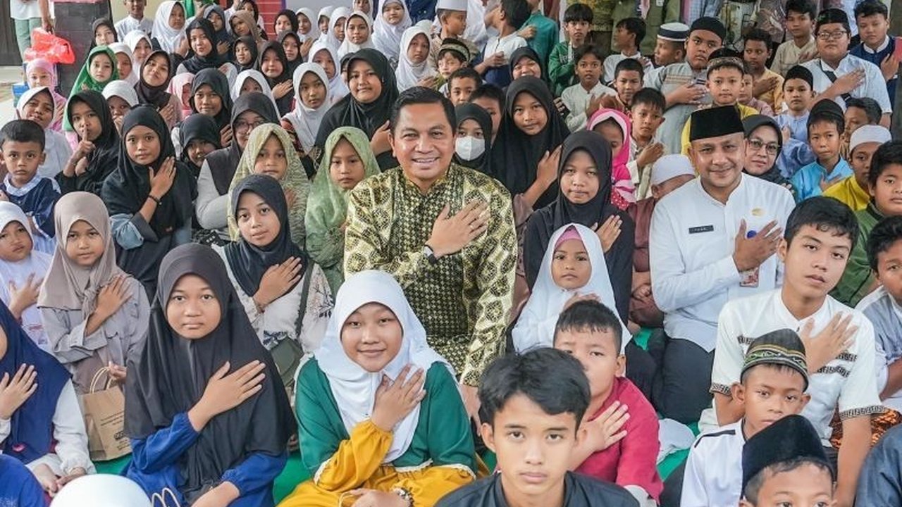 Transjakarta dan UMKM Jakarta Timur kolaborasi dalam acara berbuka puasa bersama 150 anak yatim piatu dan disabilitas, sekaligus memberikan wadah bagi mereka untuk unjuk bakat.