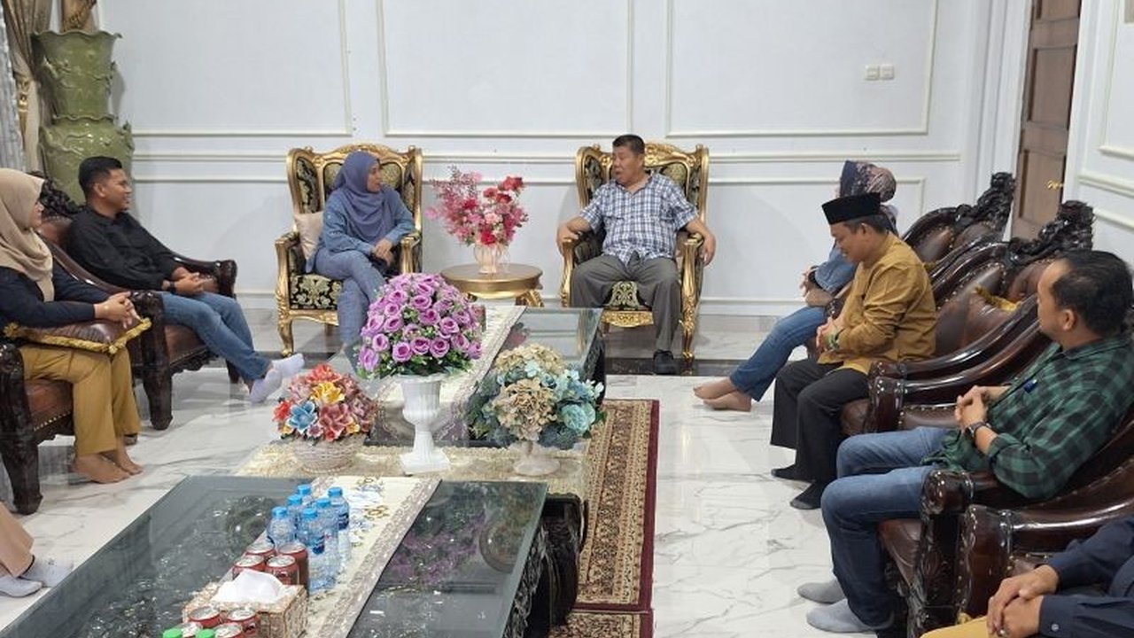 Gubernur Kepulauan Bangka Belitung terpilih, Hidayat Arsani, mengusulkan agar anggaran mobil dinas senilai Rp3 miliar dialihkan untuk pengadaan 15 unit ambulan bagi desa-desa terpencil di wilayah tersebut.