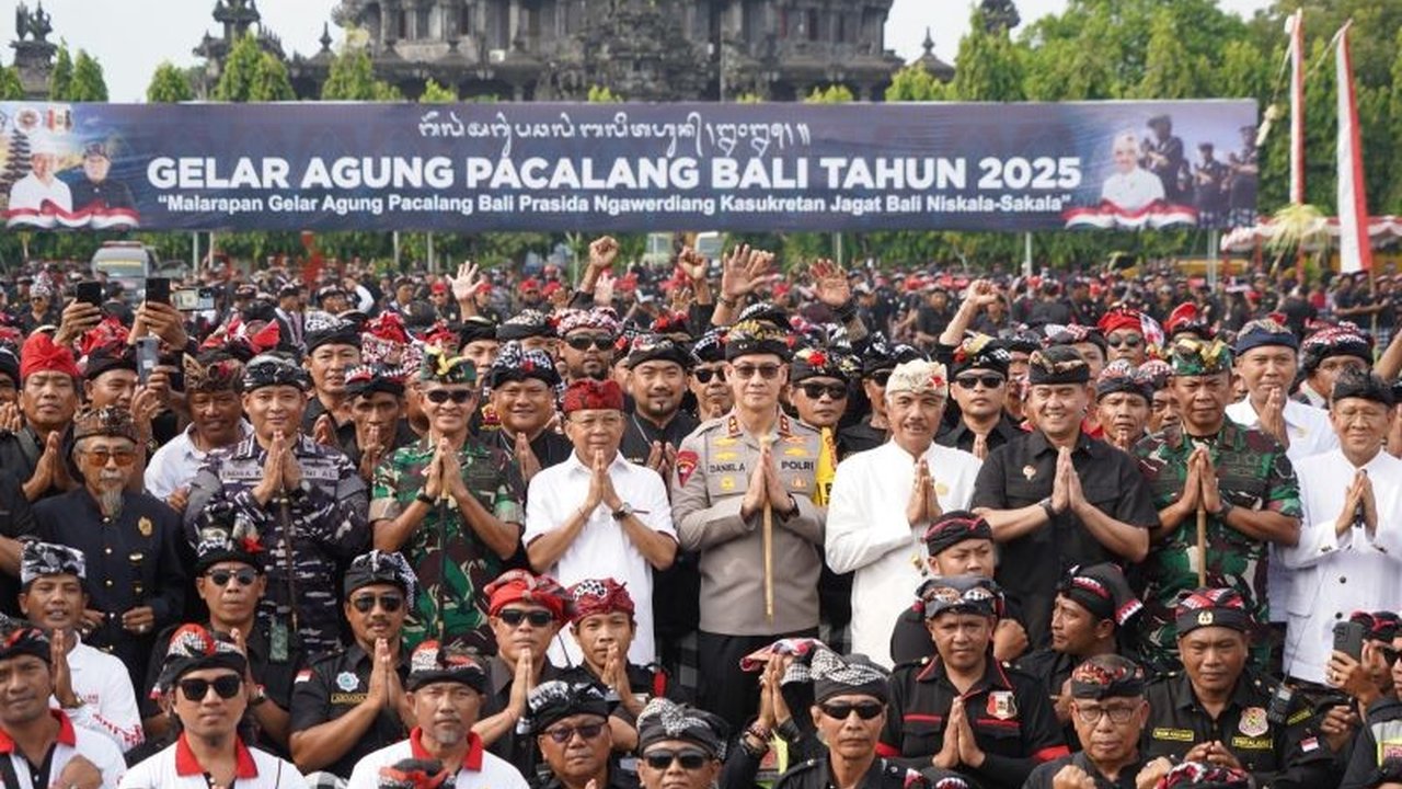 TNI dan pecalang di Bali bersinergi mengamankan pulau selama perayaan Nyepi dan Idul Fitri, menjaga ketertiban dan stabilitas daerah.