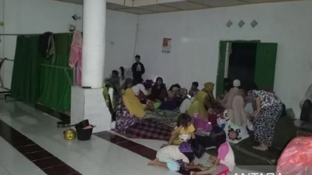 Banjir di Tapanuli Selatan, Sumatera Utara, telah surut dan 19 keluarga (76 jiwa) mengungsi telah kembali ke rumah masing-masing, meskipun upaya pemulihan infrastruktur masih berlangsung.