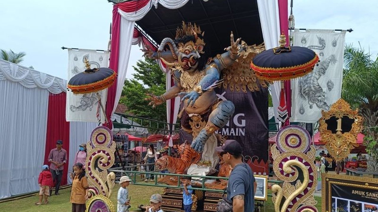 Parade Ogoh-Ogoh Tabanan: Pesan Lestari Lingkungan di Balik Karya Seni Raksasa