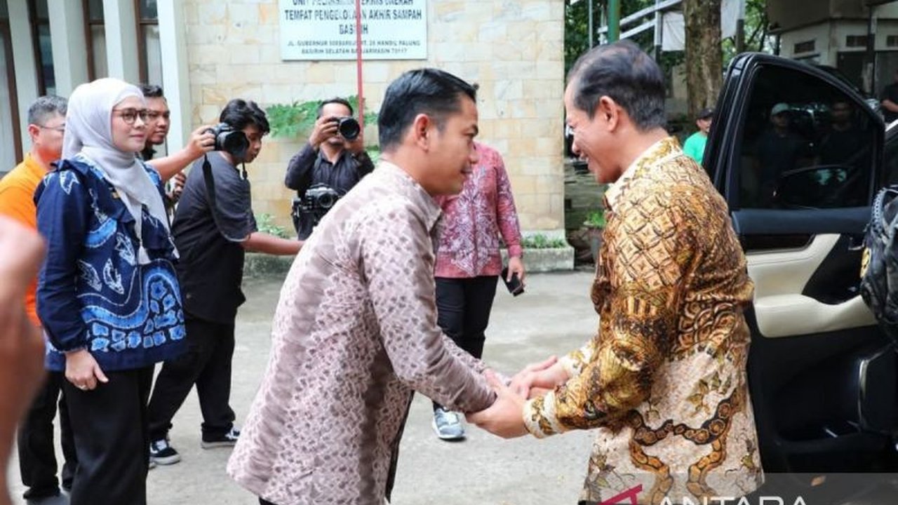 Wali Kota Banjarmasin optimistis kunjungan Menteri Lingkungan Hidup akan memberikan solusi terbaik untuk mengatasi darurat sampah di Kota Banjarmasin setelah TPAS Basirih ditutup.