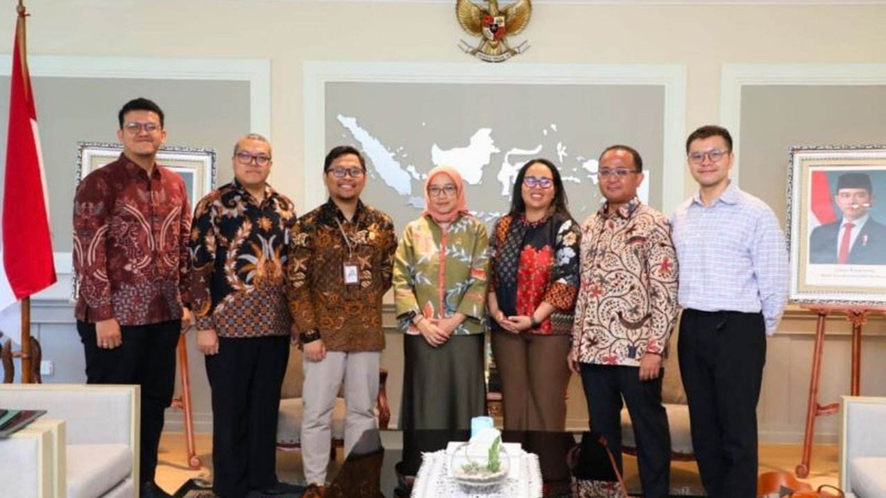 KemenPANRB dan Tony Blair Institute (TBI) perkuat kolaborasi untuk percepatan transformasi digital di Indonesia, fokus pada pengentasan kemiskinan dan peningkatan layanan publik.