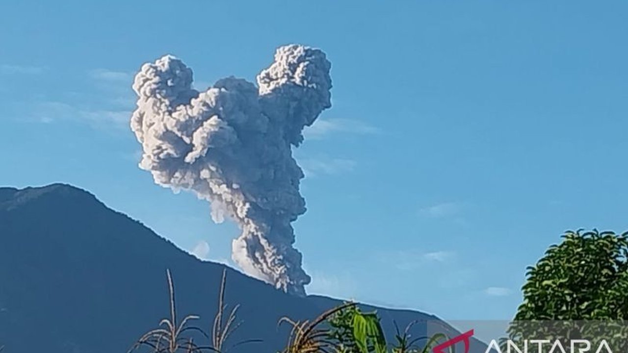 Gunung Marapi Erupsi: Kolom Abu 800 Meter, Warga Sekitar Khawatir