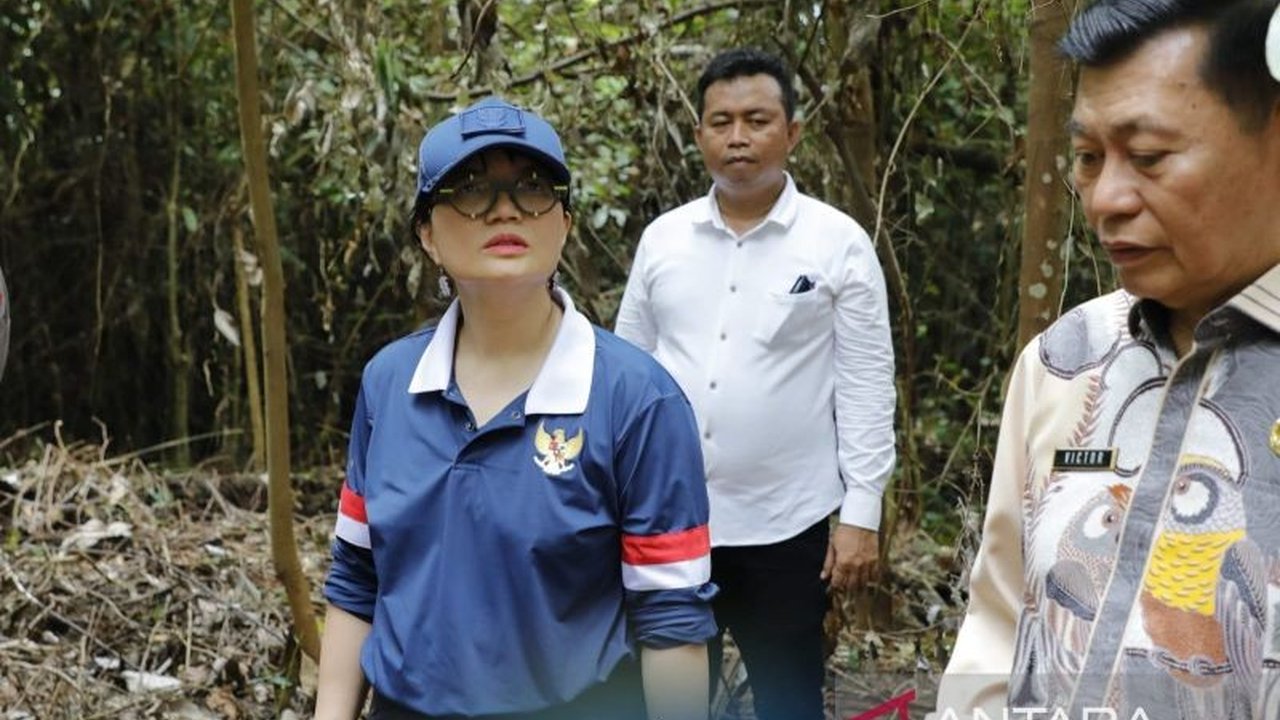 Wakil Menteri Pendidikan Tinggi, Sains, dan Teknologi meninjau pembangunan SMA Unggul Garuda di Sulawesi Utara, bertujuan meningkatkan kualitas SDM dan mewujudkan visi pemerintah untuk pemerataan akses pendidikan berkualitas.