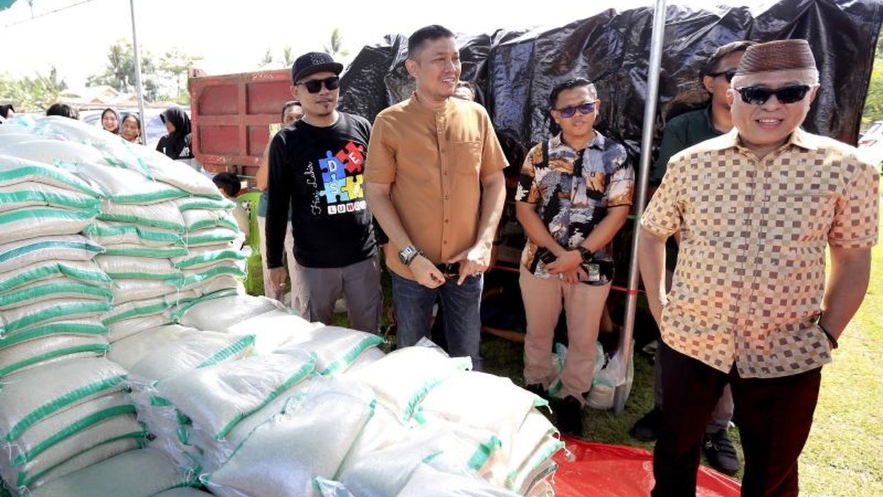 Pemerintah Kabupaten Gorontalo menggelar pasar murah dan Ramadhan Fair di Telaga Jaya untuk membantu masyarakat menghadapi lonjakan harga bahan pokok selama bulan Ramadhan.