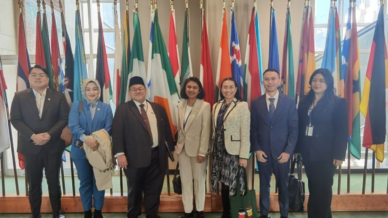 Wakil Ketua BKSAP DPR RI, Irine Yusiana Roba Putri, menekankan pentingnya perubahan paradigma dari kesetaraan gender ke keadilan gender dan menyerukan aksi afirmatif untuk melindungi hak-hak perempuan.